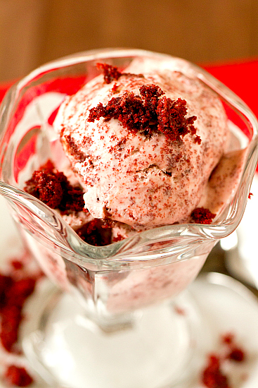 red-velvet-ice-cream-2-550