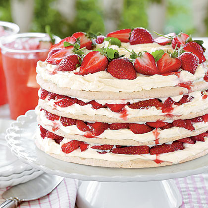 fresh-strawberry-meringue-cake-sl-x