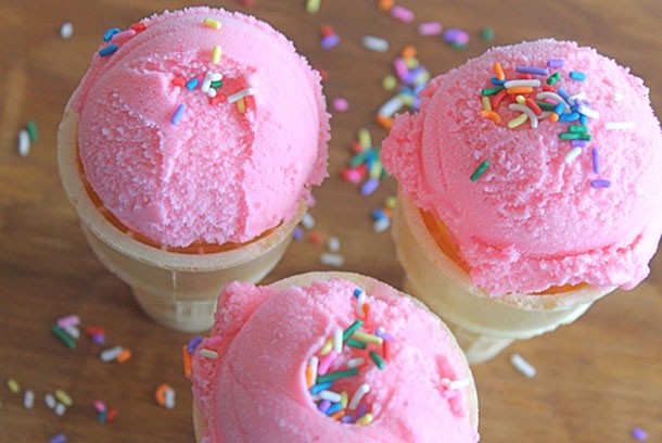 pink-lemonade-ice-cream_blog20140107